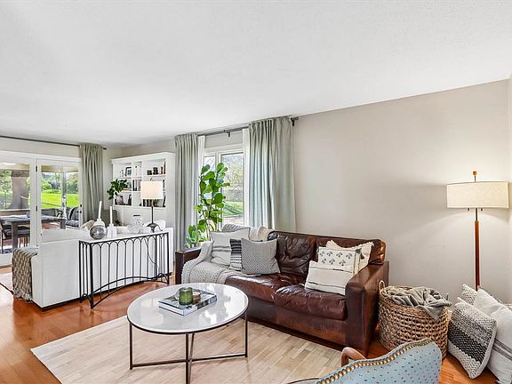 3rd image of 416 Macbride Rd