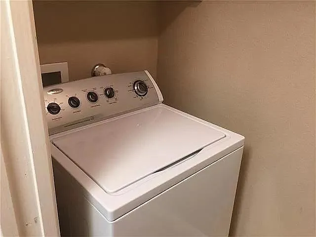 2 bed, 1051 sqft, $1,795 — Photo 4