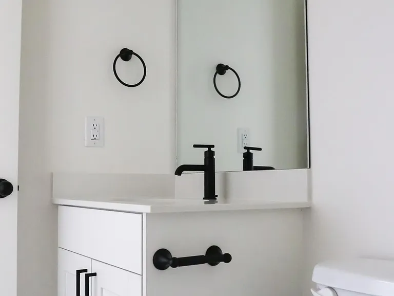 178 S Bushnell Way — Photo 11