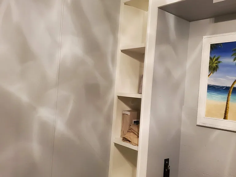 2nd Bedroom/Murphy Room