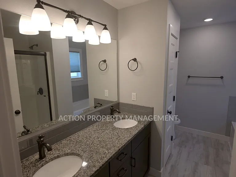 41 Victoria View St — Photo 18