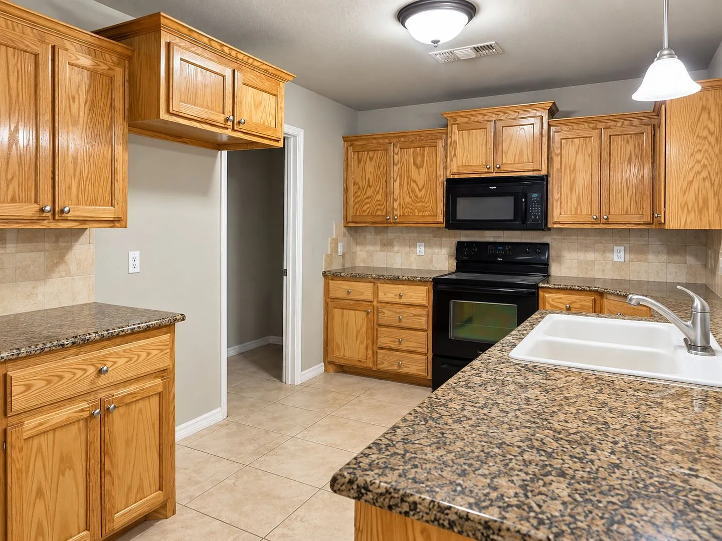 2806 Steves Way — Photo 4