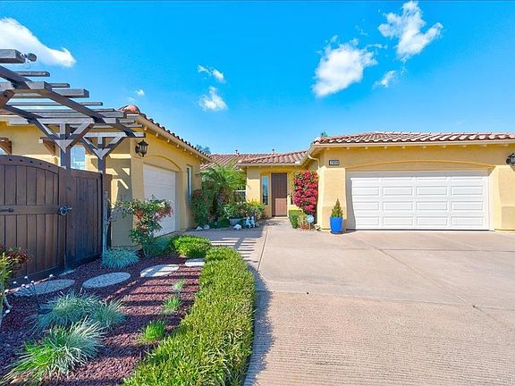 2nd image of 25659 Rue De Lac