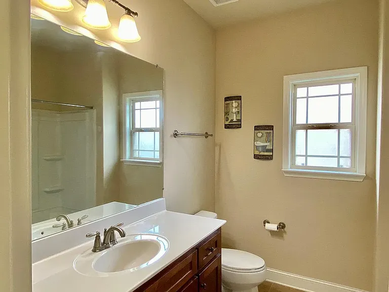 115 Woodvale Dr — Photo 14