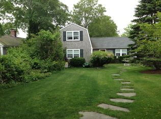 30 Cottage St, Edgartown, MA 02539