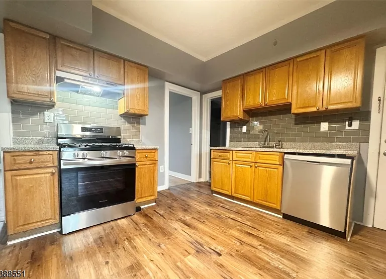 227 Harrison Ave — Photo 2