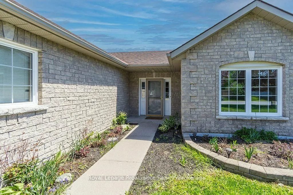 2 bed, $2,600 — Photo 2