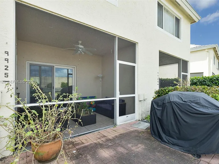 9925 NW 57th Mnr — Photo 12
