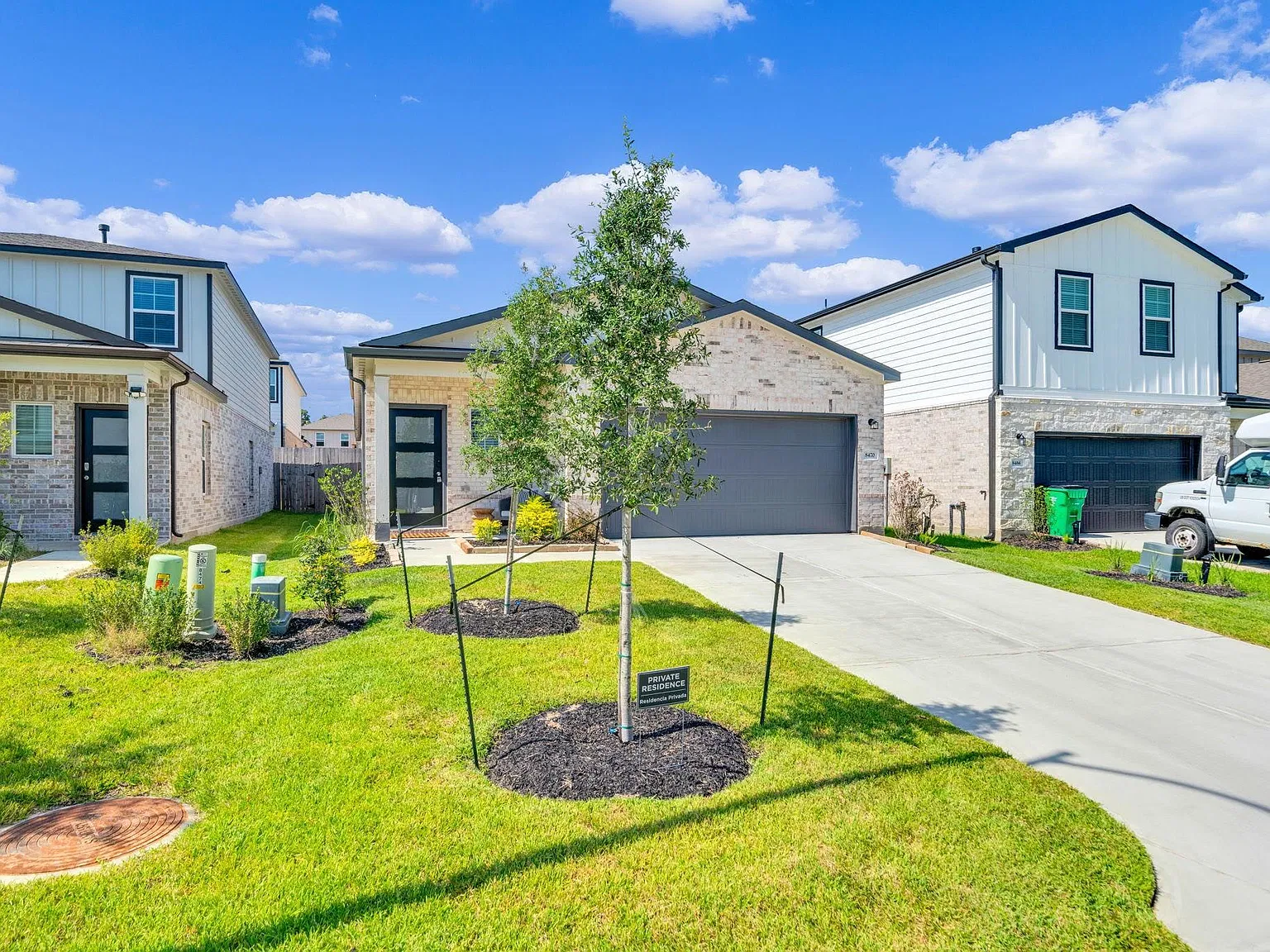 3 bed, 2.0 bath, 1500 sqft, $2,300 — Photo 4