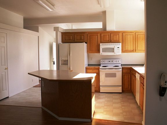 5th image of 1925 Sorrel Ln SE #114