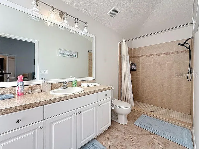2402 Dryer Ave — Photo 26