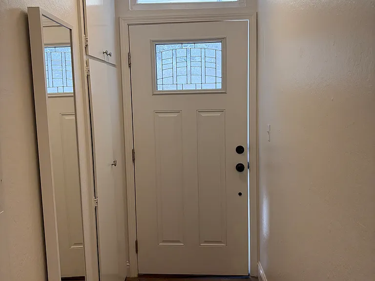 852 Division St #10 — Photo 2