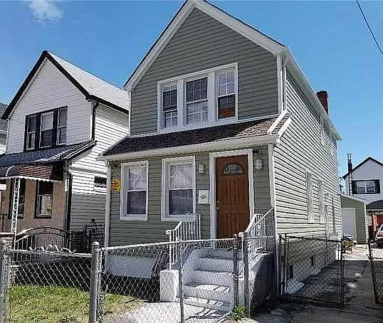 1st image of 11627 141st St