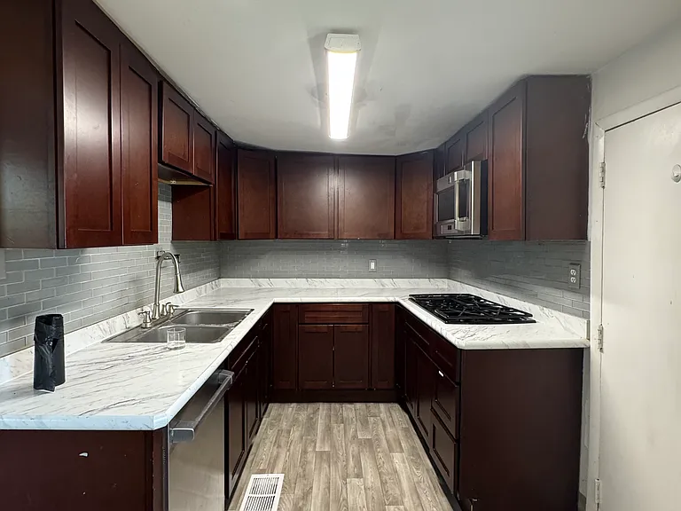 101 W Camden Wyoming Ave — Photo 4