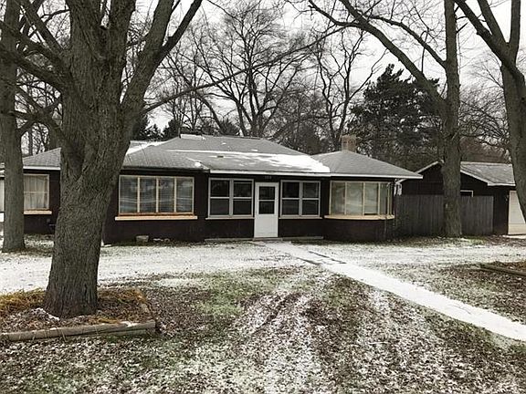 3rd image of 1214 E Hile Rd
