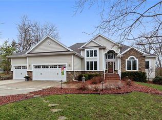 1621 Greenbranch Cir, West Des Moines, IA 50265