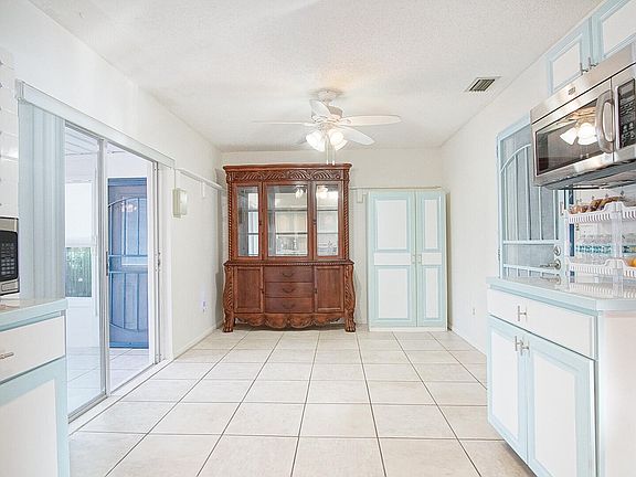 4th image of 205 NE Ardsley Drive