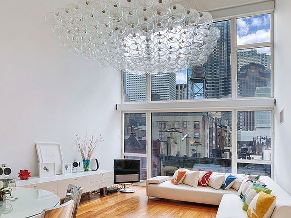 2nd image of 33 W 56th St APT 8D