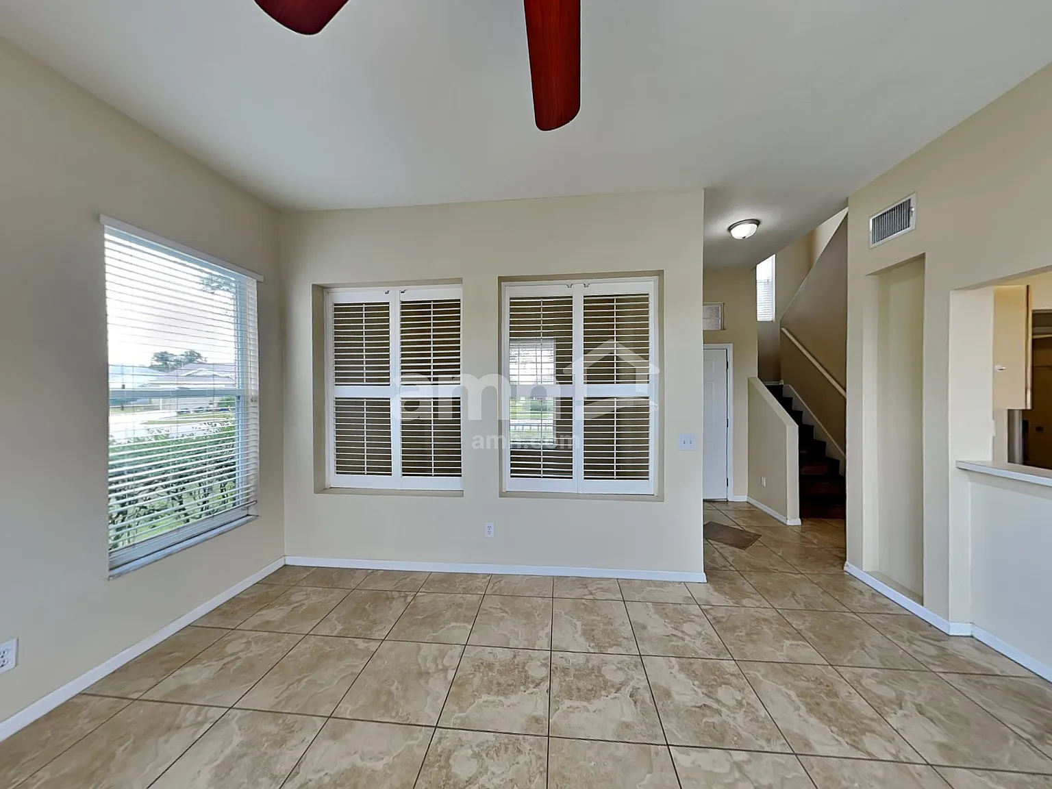 3 bed, 2.0 bath, 2024 sqft, $2,820 — Photo 4