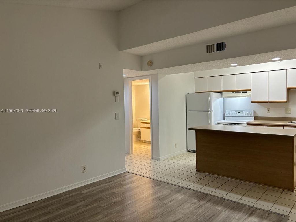 3985 W McNab Rd APT A302, photo 6