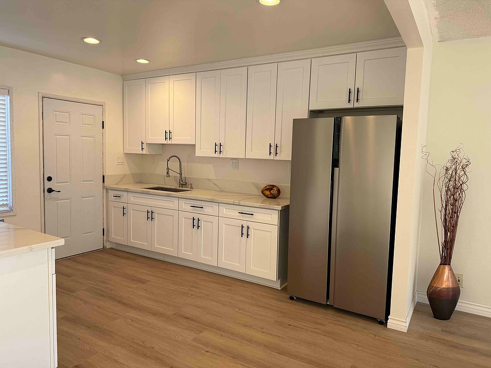 1st image of 231 W Knepp Ave #D