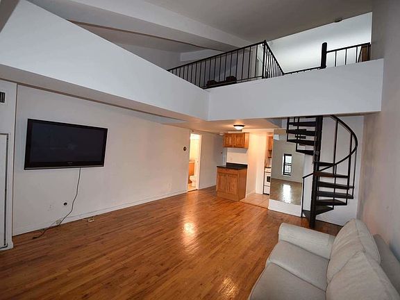 3rd image of 160 Bleecker St Penthouse B