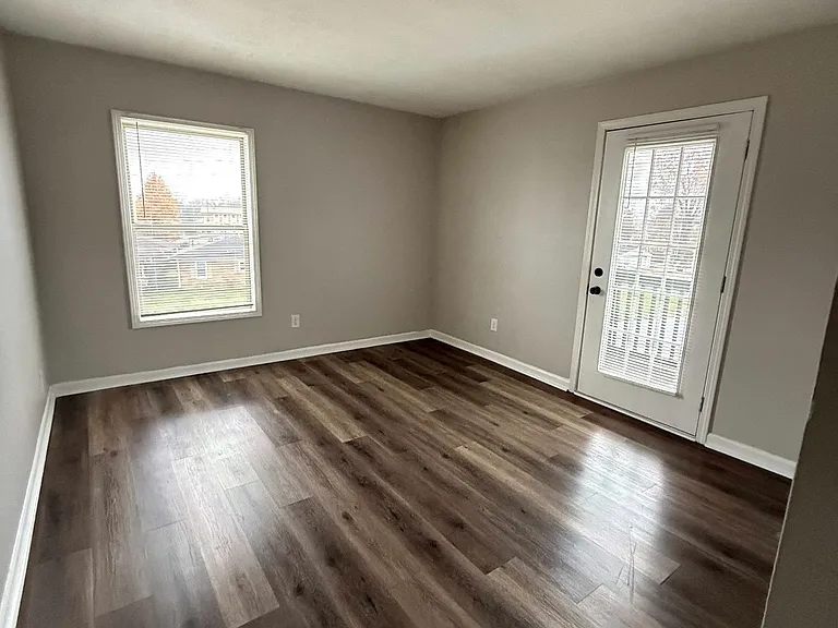 204 N Marshall Ave #5 — Photo 6