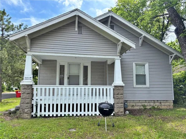 2001 S Locust St, Pittsburg, KS 66762