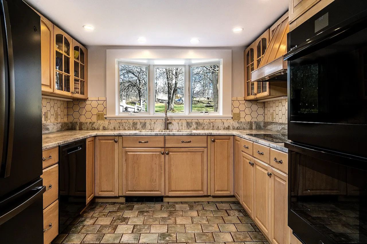 2 bed, 1836 sqft, $3,975 — Photo 3