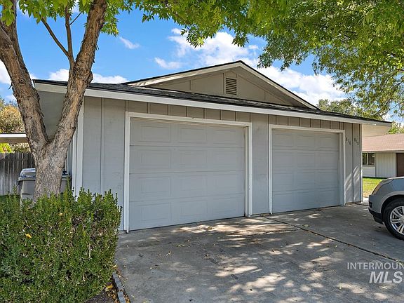 2nd image of 818 S White Cloud Dr