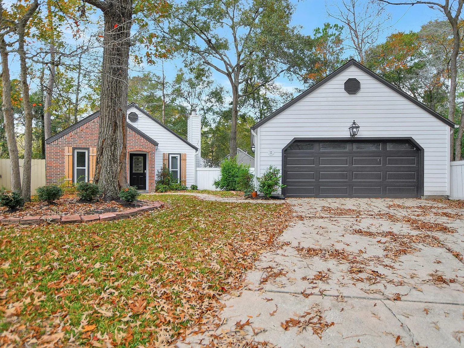 2 bed, 1.0 bath, 1129 sqft, $2,100 — Photo 1