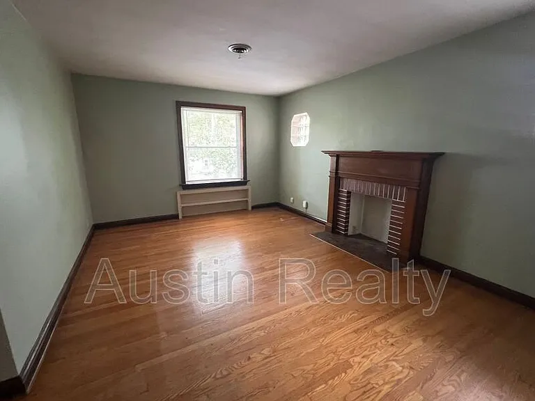 5834 Nottingham Ave #2E — Photo 6