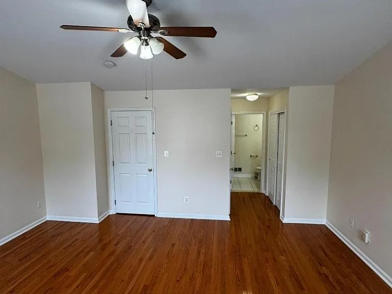 533 Coventry Dr — Photo 23