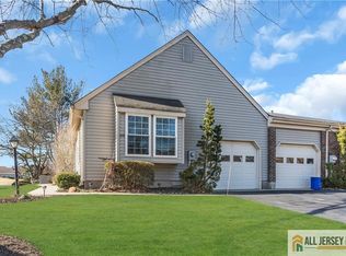44 Yorkshire Dr, Monroe Township, NJ 08831