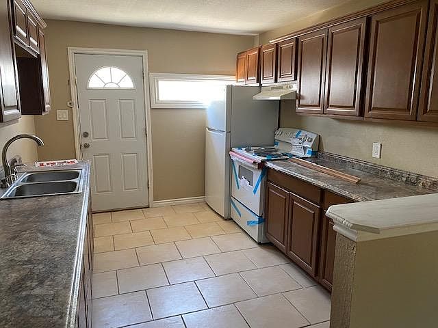 1st image of 11611 Golder Ave APT B