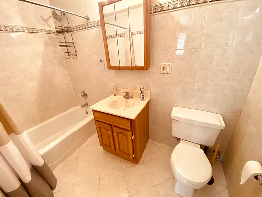 Rented by Voro, LLC | media 9