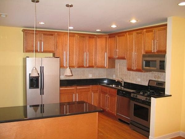 2nd image of 6512 N Richmond St APT 1E