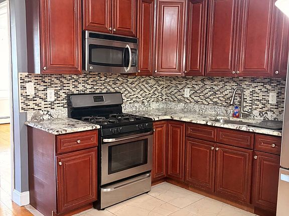 5th image of 424 Van Siclen Ave APT 2
