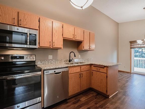 3rd image of 1142 Aston Cir