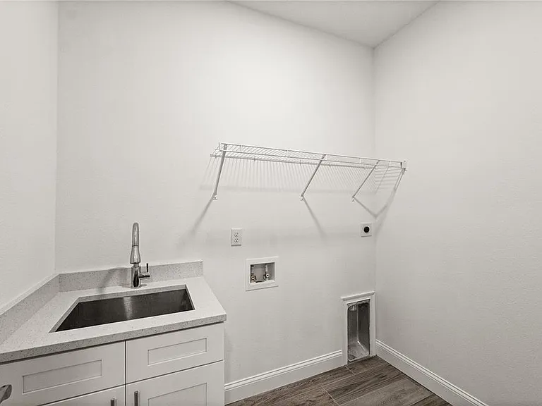 5352 Lowell Ave — Photo 16