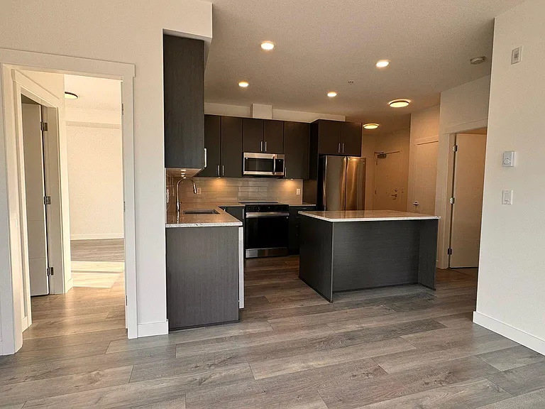 5504 Brydon Cres #214 — Photo 5