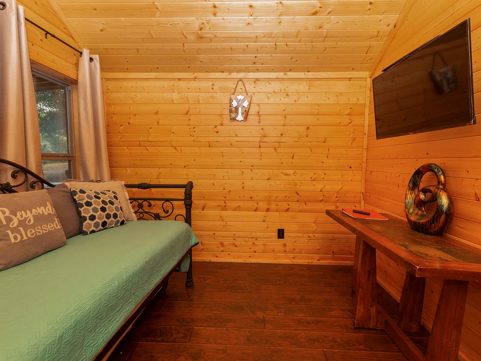 1 bed, $2,500 — Photo 2