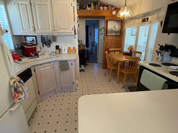 5th image of 948 Savanna Dr