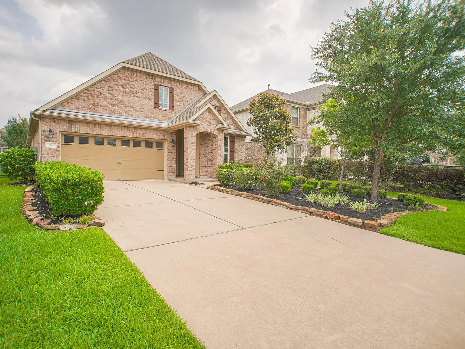3 bed, 2.0 bath, 2146 sqft, $2,650 — Photo 2