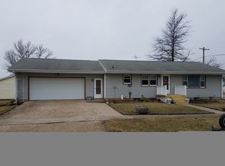 502 3rd St, Stout, IA 50673