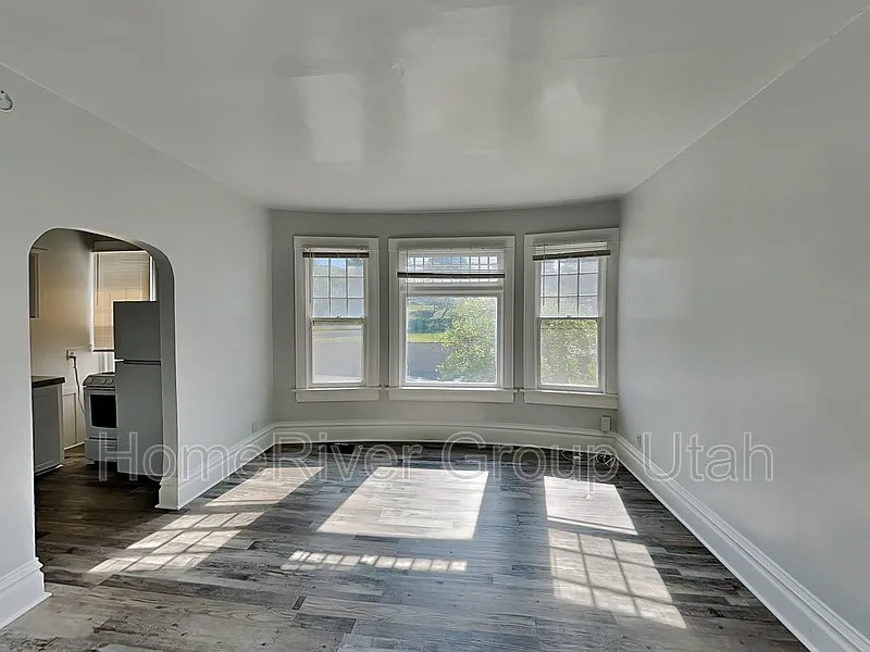 1 bed, 1.0 bath, 900 sqft, $1,095 — Photo 2