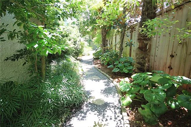537 Broadway St — Photo 22