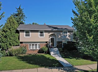 780 Kenilworth Ct, Des Plaines, IL 60016