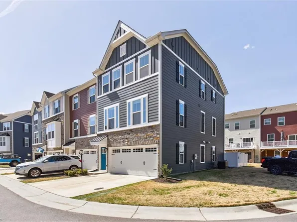 1715 Ark Royal Rd, Chesapeake, VA 23323