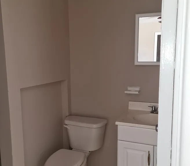 2306 N Dennis St — Photo 5